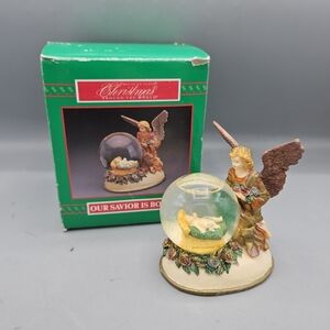 House of Lloyd Christmas Around the World Our Savior is Born Snow Globe